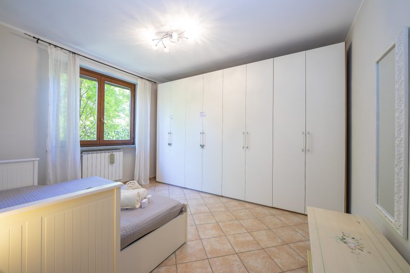 Villa La Dolce Vita: Lake Maggiore 3BR, Fenced Garden, Parking near Beaches