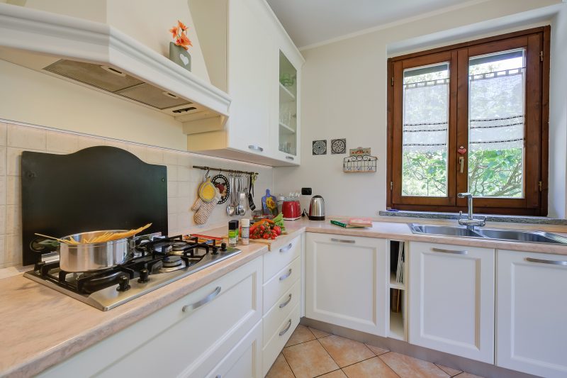 Villa La Dolce Vita: Lake Maggiore 3BR, Fenced Garden, Parking near Beaches