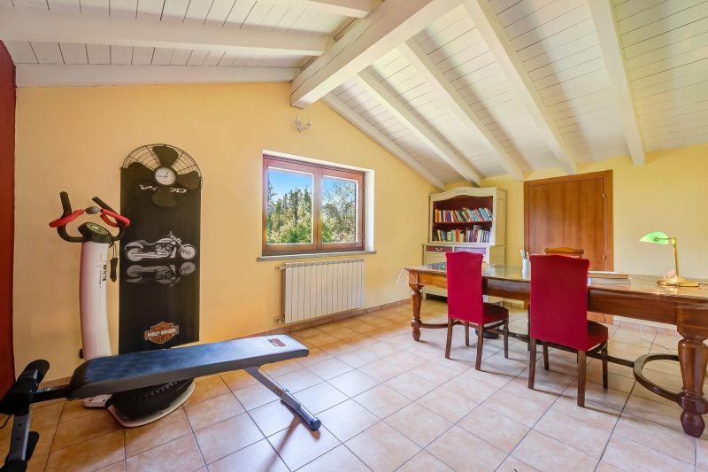 Villa La Dolce Vita: Lake Maggiore 3BR, Fenced Garden, Parking near Beaches