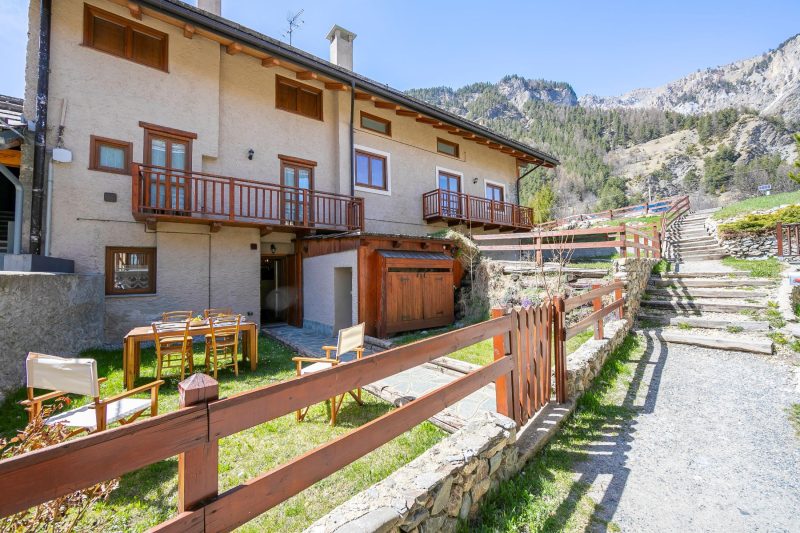 Baita La Ciaburna with Garden (skiing nearby)