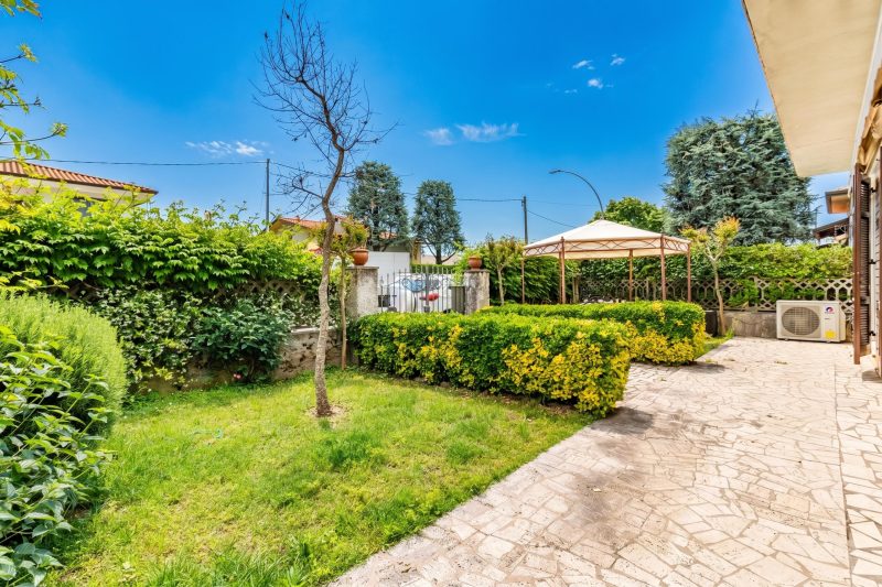 Casa Lidia 900m From Sea with Private Garden