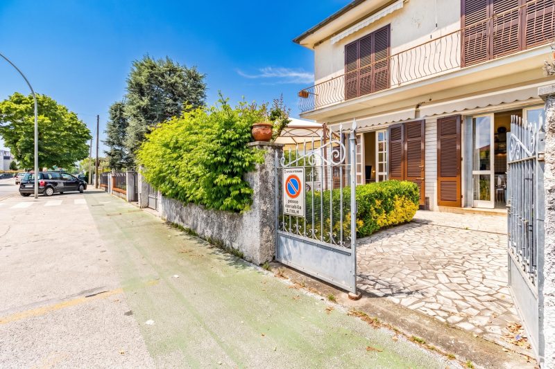 Casa Lidia 900m From Sea with Private Garden