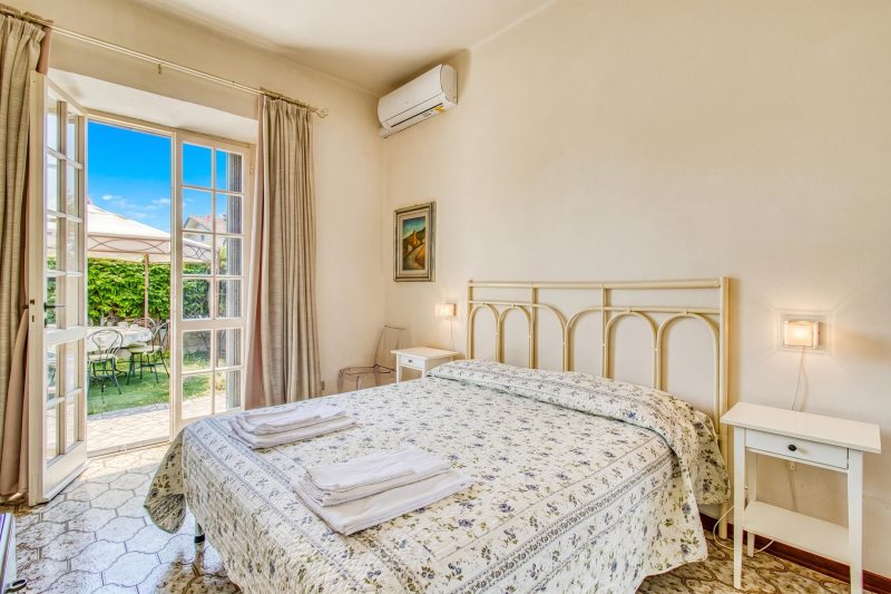 Casa Lidia 900m From Sea with Private Garden