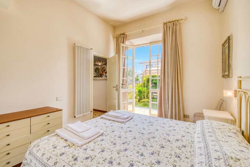Casa Lidia 900m From Sea with Private Garden