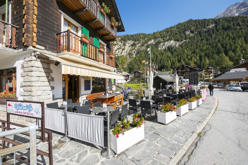 Monterosa Cozy Apartment 200m From Ski
