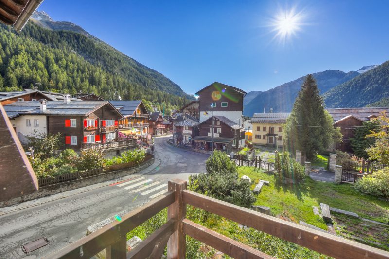 Monterosa Cozy Apartment 200m From Ski