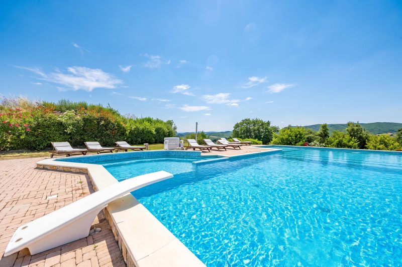 Pool Villa Angela with Sauna, Jacuzzi and Gym