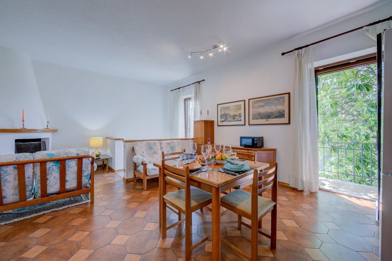 Charming La Gelosia Few Min From Lake: 2BR Monvalle Apartment