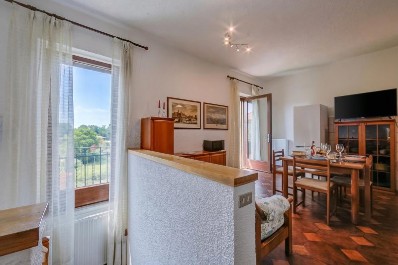 Charming La Gelosia Few Min From Lake: 2BR Monvalle Apartment