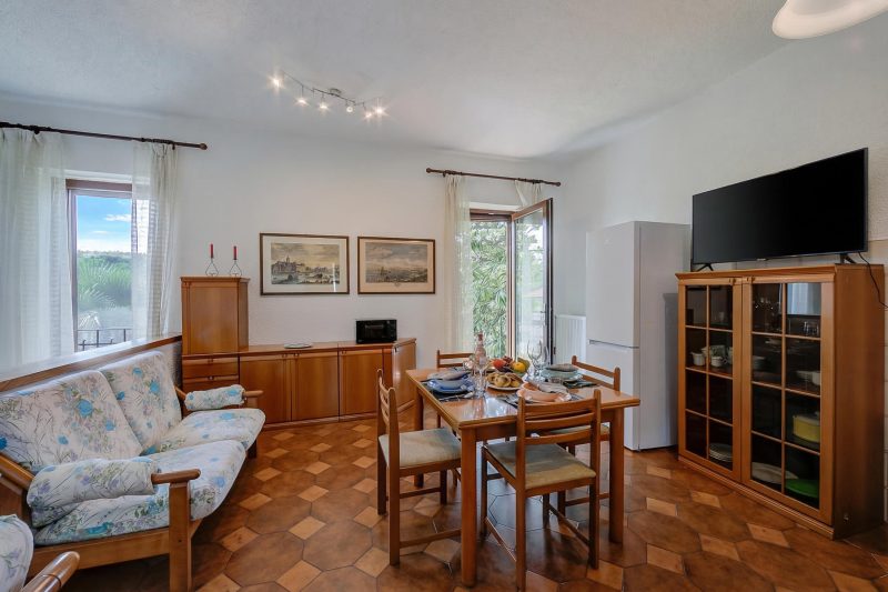 Charming La Gelosia Few Min From Lake: 2BR Monvalle Apartment