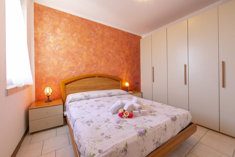 VistaLago Green Residence 100m From Lake/ 3 Pools, Tennis & Garage