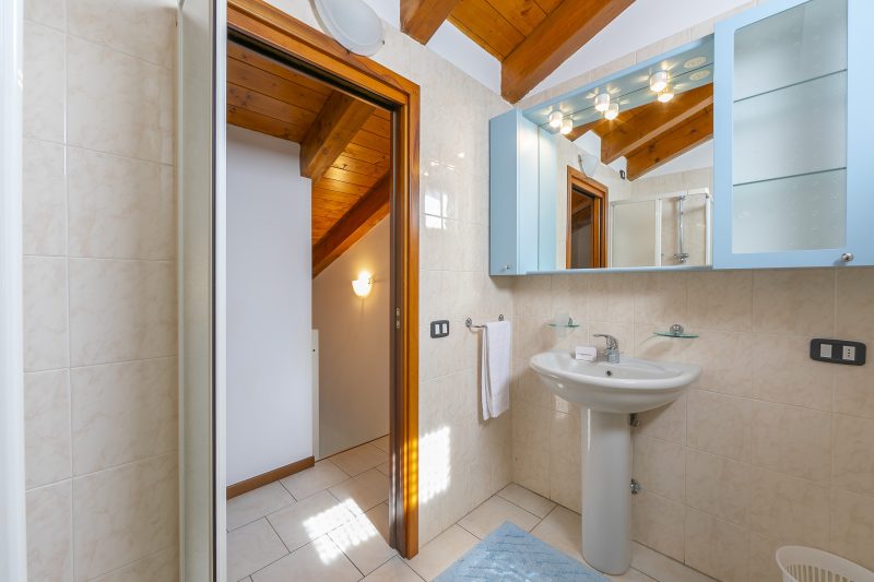 VistaLago Green Residence 100m From Lake/ 3 Pools, Tennis & Garage