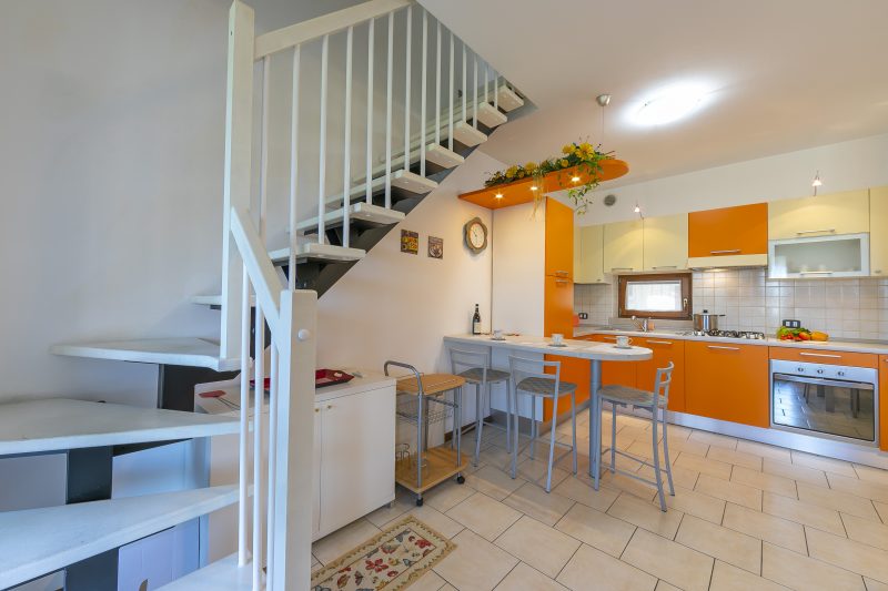 VistaLago Green Residence 100m From Lake/ 3 Pools, Tennis & Garage