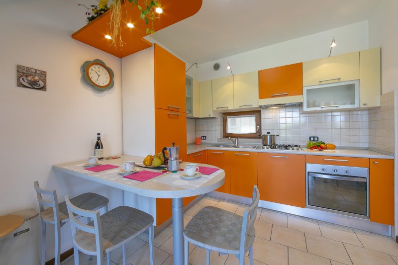 VistaLago Green Residence 100m From Lake/ 3 Pools, Tennis & Garage