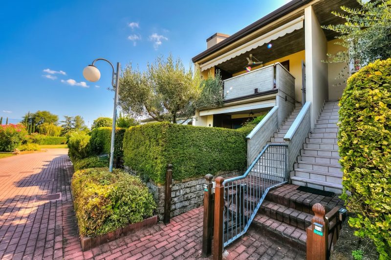 VistaLago Green Residence 100m From Lake/ 3 Pools, Tennis & Garage