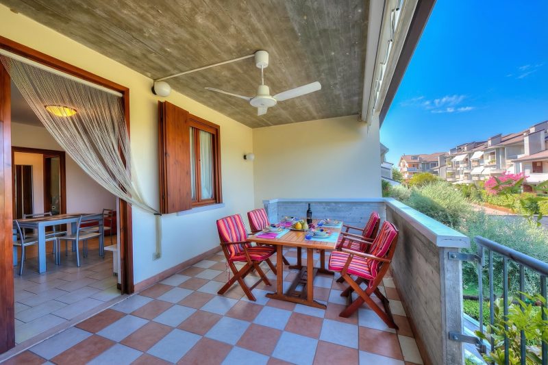 VistaLago Green Residence 100m From Lake/ 3 Pools, Tennis & Garage