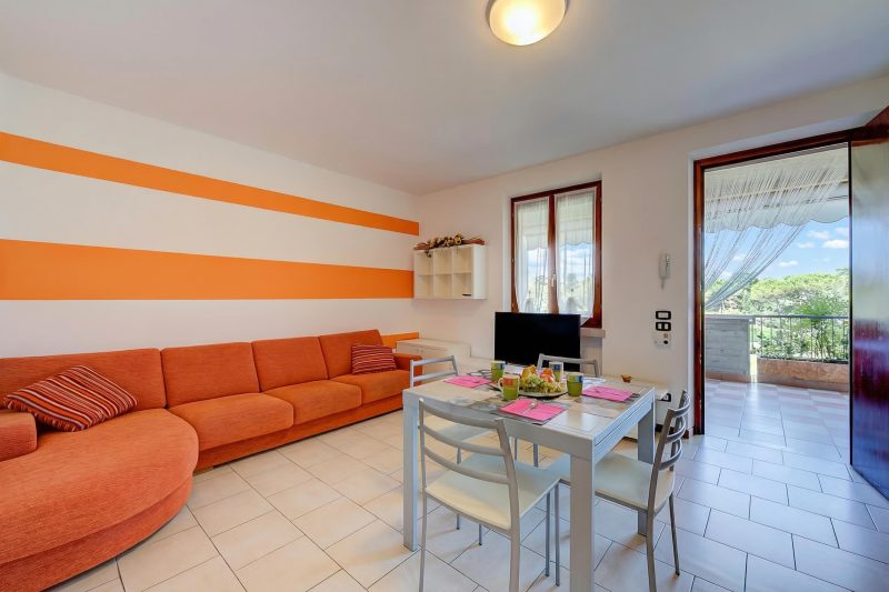VistaLago Green Residence 100m From Lake/ 3 Pools, Tennis & Garage