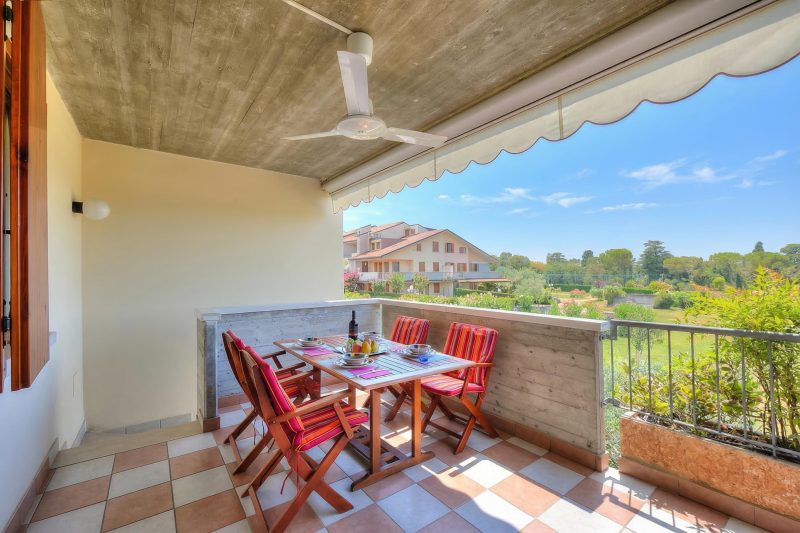 VistaLago Green Residence 100m From Lake/ 3 Pools, Tennis & Garage