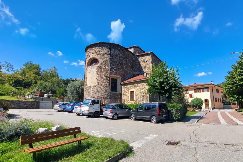Petit Coeur Dans L' Ancien Village in Brovello