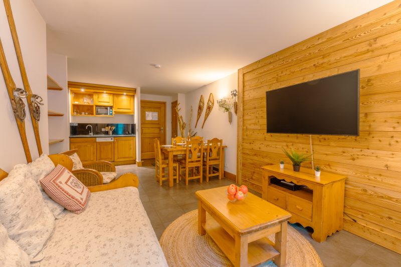 V Loriaz 14: Beside Ski Lift; Pool, Sauna & Gym