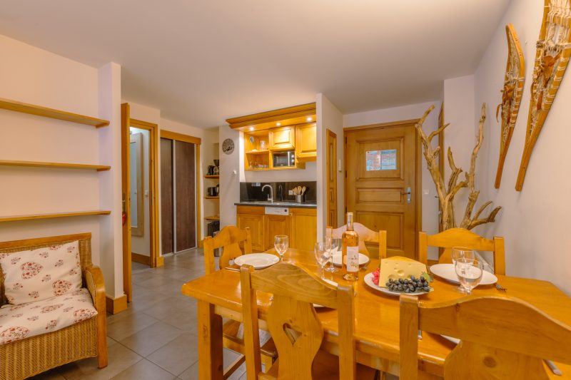V Loriaz 14: Beside Ski Lift; Pool, Sauna & Gym