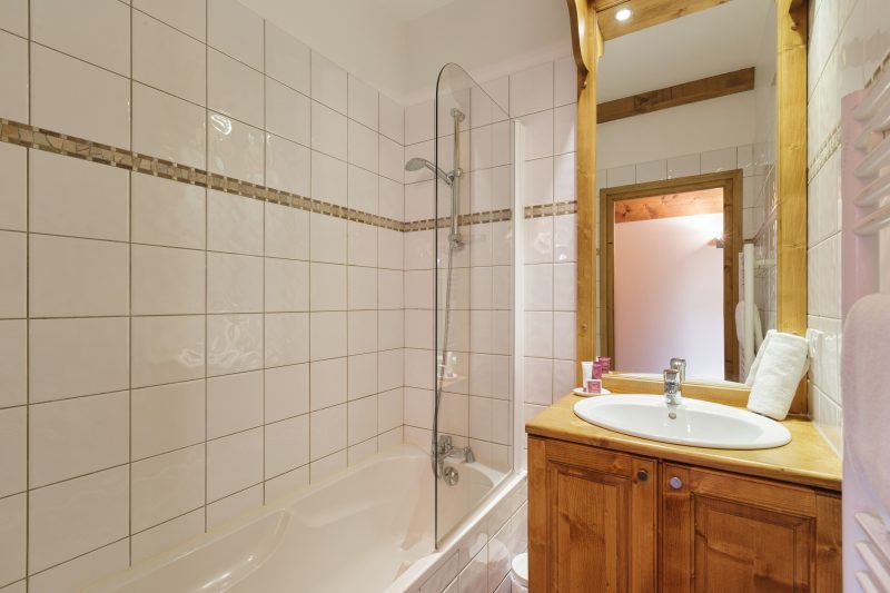 V Balme 22: Beside Ski Lift; Pool, Sauna & Gym