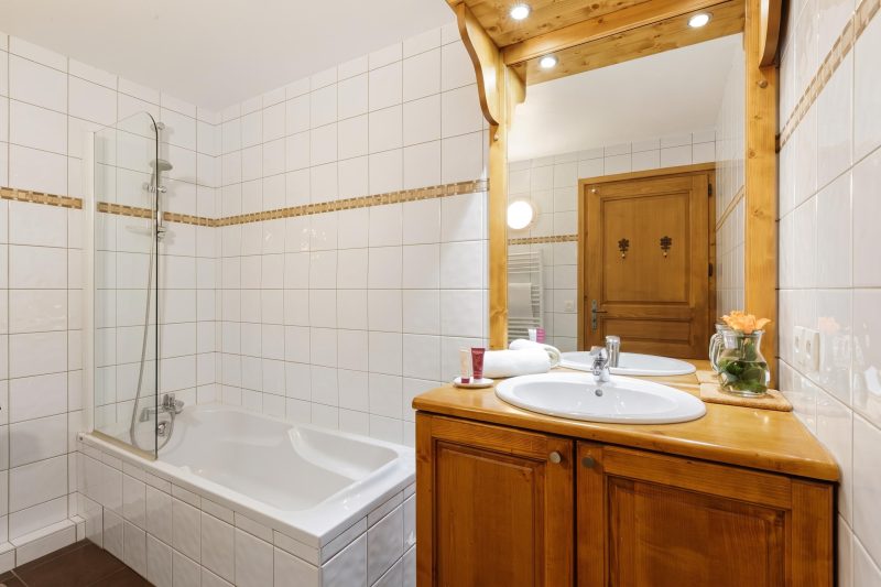 V Balme 22: Beside Ski Lift; Pool, Sauna & Gym