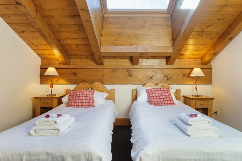 V Balme 22: Beside Ski Lift; Pool, Sauna & Gym