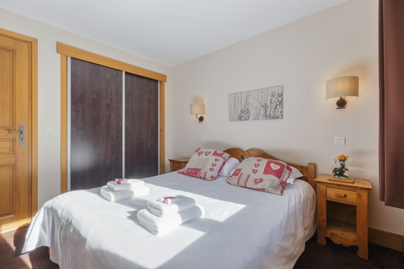 V Balme 22: Beside Ski Lift; Pool, Sauna & Gym
