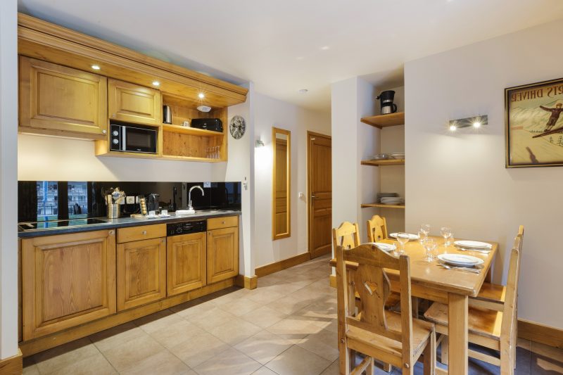 V Buet 33: Beside Ski Lift; Pool, Sauna & Gym