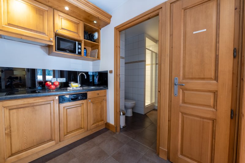 V Buet 31: Beside Ski Lift; Pool, Sauna & Gym
