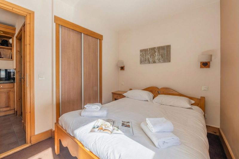 V Buet 31: Beside Ski Lift; Pool, Sauna & Gym