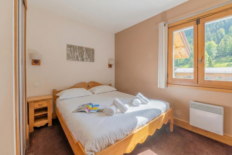 V Buet 31: Beside Ski Lift; Pool, Sauna & Gym