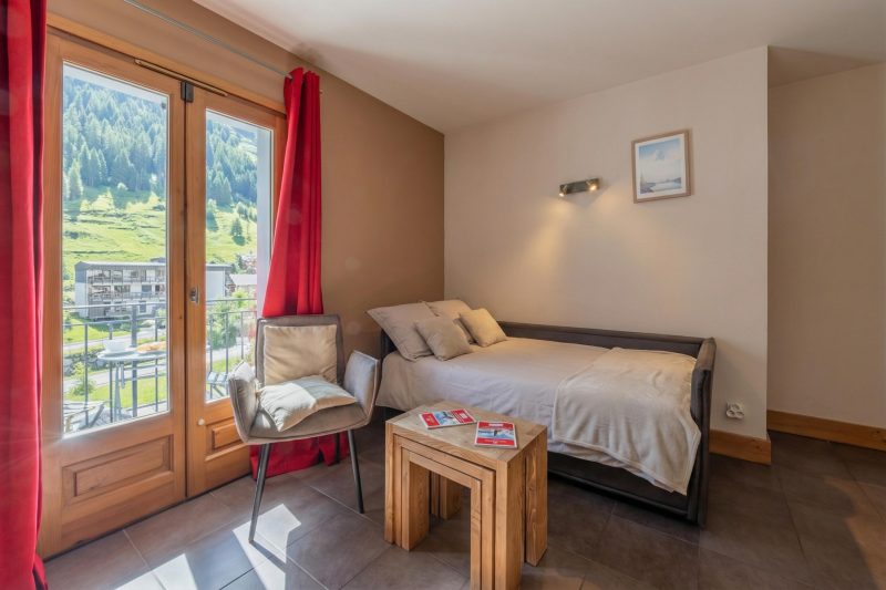 V Buet 31: Beside Ski Lift; Pool, Sauna & Gym