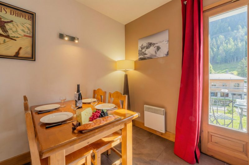 V Buet 31: Beside Ski Lift; Pool, Sauna & Gym