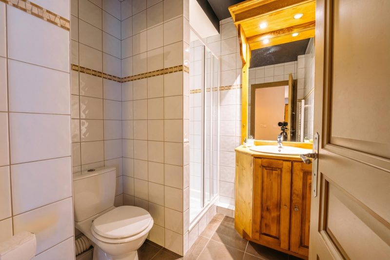 V Buet 41: Beside Ski Lift; Pool, Sauna & Gym
