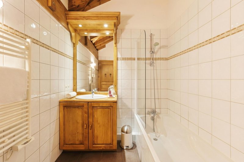 V Loriaz 43: Beside Ski Lift; Pool, Sauna & Gym