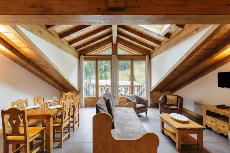 V Loriaz 43: Beside Ski Lift; Pool, Sauna & Gym