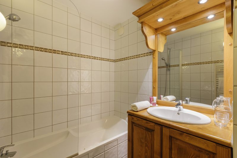 V Balme 11: Beside Ski Lift; Pool, Sauna & Gym