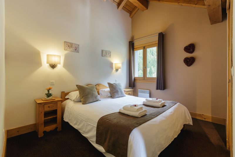 V Buet 52: Beside Ski Lift; Pool, Sauna & Gym
