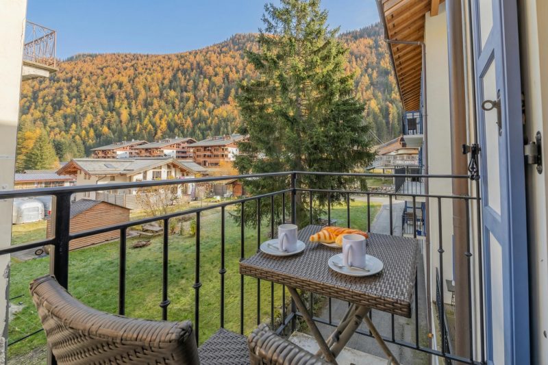 V Loriaz 11: Beside Ski Lift; Pool, Sauna & Gym