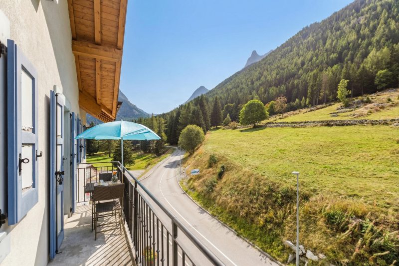 V Buet 53: Beside Ski Lift; Pool, Sauna & Gym