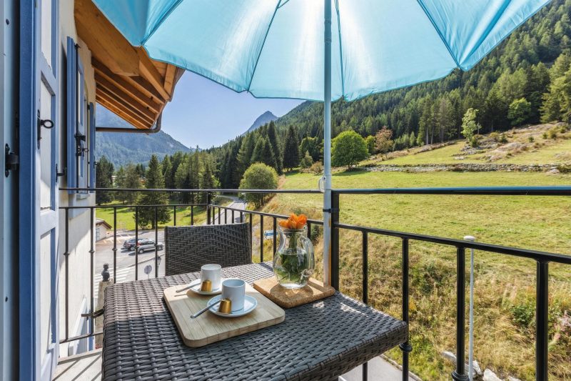 V Buet 53: Beside Ski Lift; Pool, Sauna & Gym