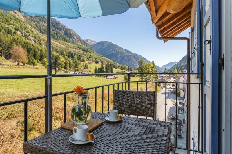 V Buet 54: Beside Ski Lift; Pool, Sauna & Gym