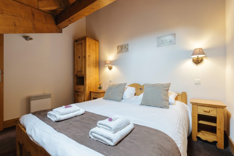 V Buet 54: Beside Ski Lift; Pool, Sauna & Gym