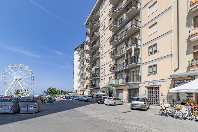 Bedo House - Beachfront Sea View Apartment in Follonica