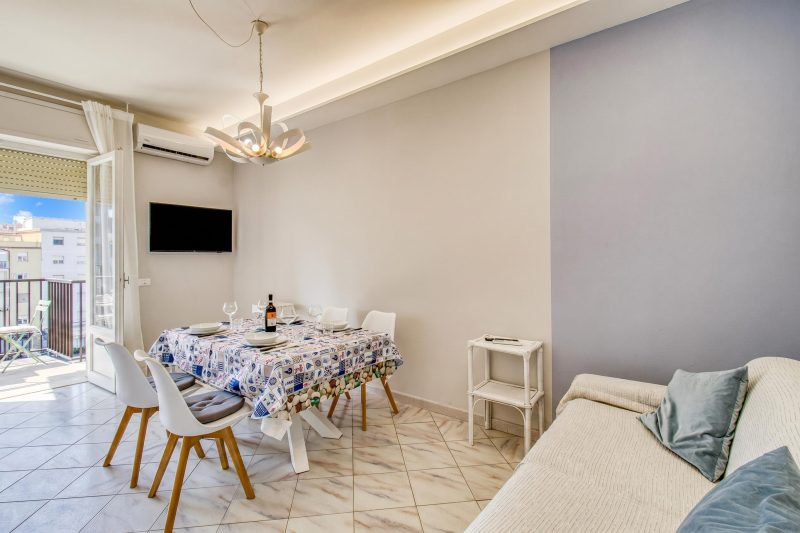 Bedo House - Beachfront Sea View Apartment in Follonica