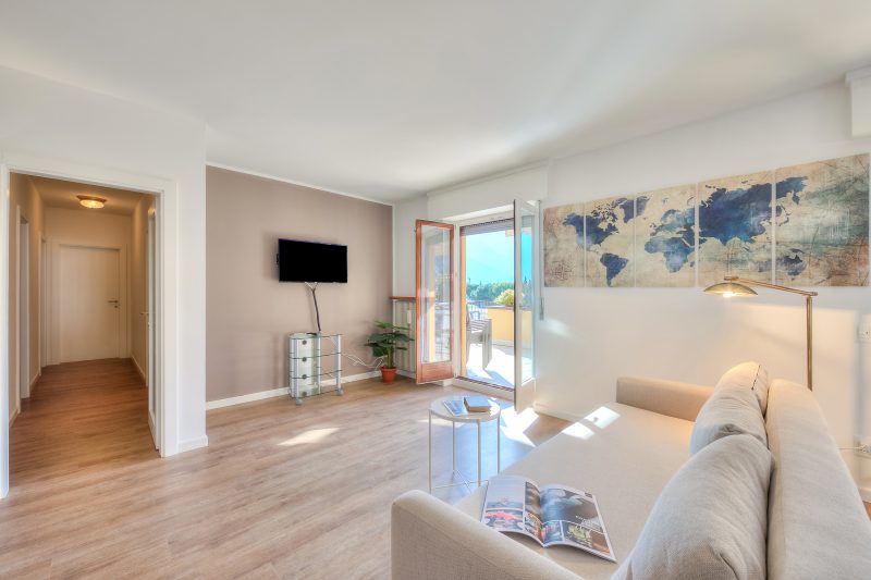 Antares 150m from the Lake with Large Terrace