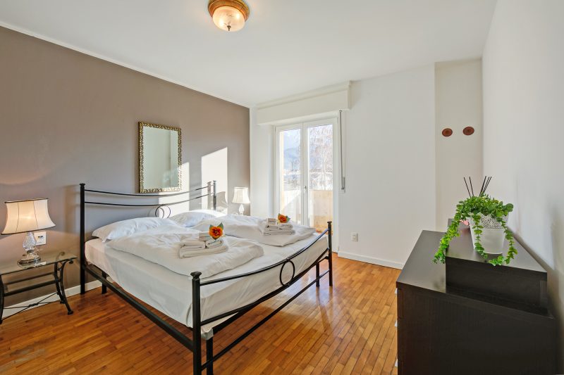 Antares 150m from the Lake with Large Terrace