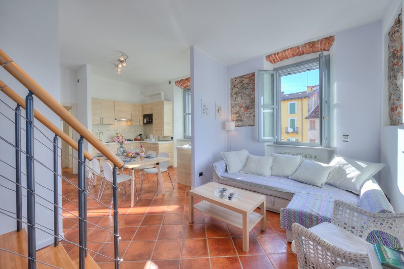 La Voce Del Lago - Historic Lakefront Stay in Arona